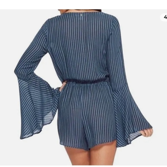 Billabong sitting pretty romper medium NWT - Picture 3 of 4